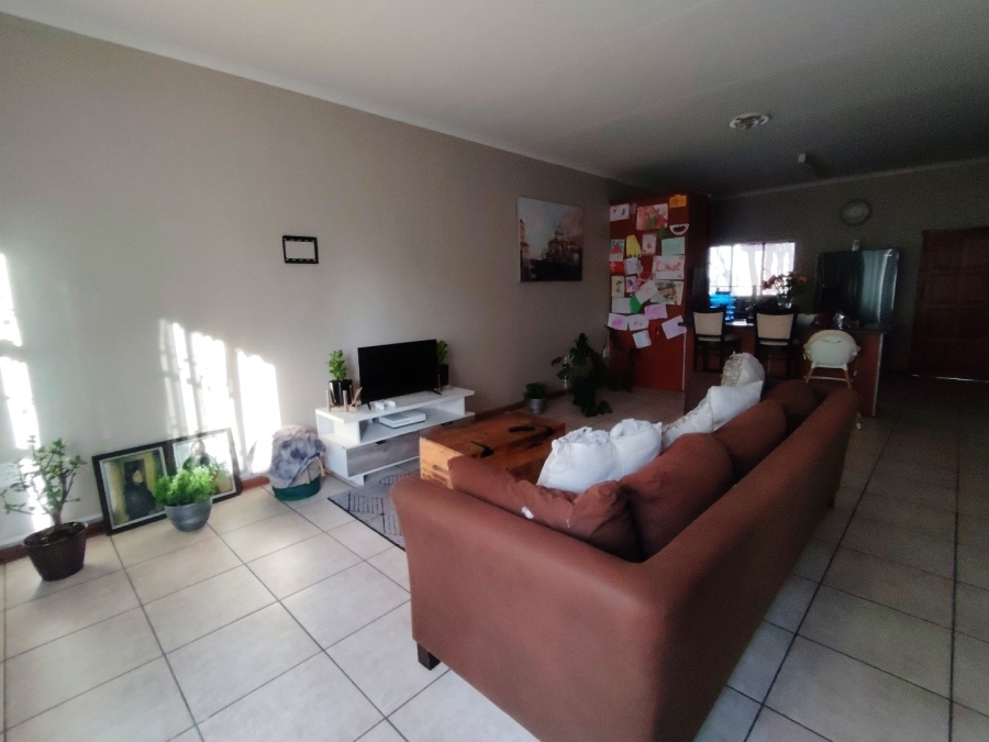3 Bedroom Property for Sale in Langenhovenpark Free State